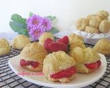 Foto langkah ke 7 dari resep Kue sus vla strawberry.