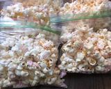 A picture of step 2 of Candy cane popcorn.