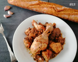 Foto del paso 4 de la receta: Pollo y conejo al ajillo