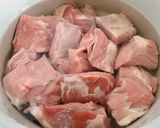 Hình bước làm 1 của món Món Pháp Blanquette De Veau - Thịt Bê Hầm Cà Rốt Nấm Phủ Sốt Bơ Trứng