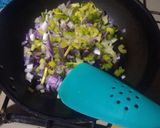 Foto del paso 2 de la receta: Pollo al verdeo con cubito 4 quesos knorr