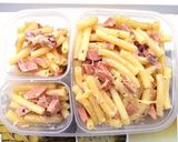 Hình bước làm 5 của món Carbonara pasta xúc xích sốt kem