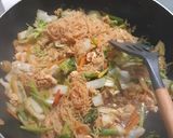 Foto langkah ke 5 dari resep Bihun Shirataki Goreng.