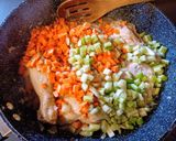 Foto del paso 4 de la receta: Pollo a la cacciatora (a la cazadora)
