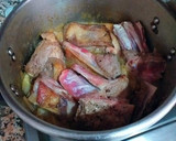 Foto del paso 5 de la receta: Costillar de cordero con piña, orejones y ciruelas pasas