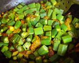भिंडी प्याज़ वाली (bhindi pyaz wali) in recipe Hindi ) रेसिपी चरण 7 फोटो