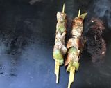 Une image de l'étape 6 de Brochettes de bœuf mariné aux poivrons verts.