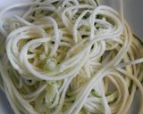 Foto del paso 1 de la receta Ensalada de lombarda, tomate, calabacín con vinagreta de mostaza