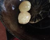 A picture of step 4 of Pani Puri.