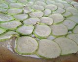 Une image de l'étape 3 de Tarte fine courgette.