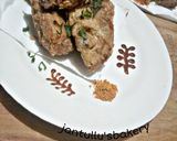 A picture of step 4 of Chicken in fry eggs.