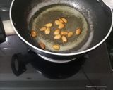 સુજી નો હલવો (Sooji Halwa Recipe In Gujarati) રેસીપી સ્ટેપ1ફોટો
