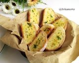 Foto langkah ke 3 dari resep Garlic Bread #BikinRamadhanBerkesan.