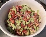 Une image de l'étape 8 de Salade marinée concombres,tomates et pommes à la crème,citron et dulce.