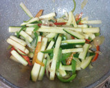 Foto del paso 2 de la receta: Fideos teriyaki con pollo champiñones y vegetales
