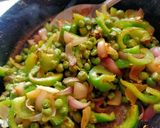 शिमला मिर्च मटर की सब्जी रेसिपी चरण 3 फोटो