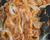 Foto langkah ke 2 dari resep Mie Tiaw Goreng Bakso.