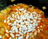 Foto del paso 2 de la receta: Alubias con puerro, calabaza y repollo