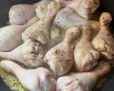 Foto del paso 4 de la receta: Muslitos de pollo en salsa