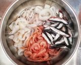 Foto del passaggio 2 della ricetta Fritto misto di pesce con farina integrale 🌷