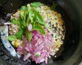 A picture of step 3 of Kancha Aam Pulao.