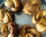 A picture of step 5 of Cinnamon rolls.
