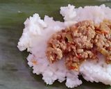 Foto langkah ke 3 dari resep Buras isi oncom huhah (lontong isi).
