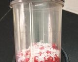 A picture of step 1 of Layered P & P Mocktail.