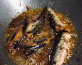 Gambar langkah 2 resipi Sardin Goreng.