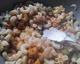 A picture of step 3 of Masala Macaroni.