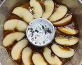 Foto del paso 4 de la receta: Tarta de manzana invertida 🍎😋