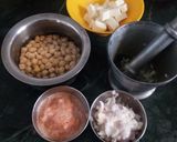 A picture of step 1 of Chole Paneer Pulao.