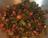 A picture of step 5 of Aloo Bhindi Fry.