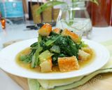 Foto langkah ke 4 dari resep Cah Sawi Crab Stick.