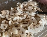 Tejszínes gombás csirkemell ☺️ recept fázis 1 fotója