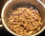 Hình bước làm 3 của món Cơm bò Gyudon (bò xào hành tây kiểu Nhật)