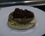 Foto del paso 3 de la receta: Hamburguesa doble de ternera con cebolla caramelizada
