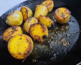રોસ્ટેડ પોટેટો (Roasted potatoes Recipe in Gujarati) રેસીપી સ્ટેપ2ફોટો