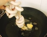 Hình bước làm 2 của món Dồi trường xào cải chua