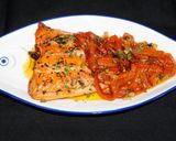 Foto del paso 5 de la receta: Filete de salmón con pimientos asados al pil pil