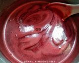 Foto langkah ke 4 dari resep Puding Keju Stroberi.