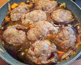 Foto del paso 3 de la receta: Carrillera en salsa con patatas