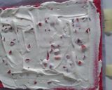Foto langkah ke 9 dari resep Red Velvet Roll Cake.