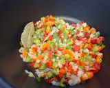 Foto del paso 1 de la receta: Garbanzos con tomate y jamón