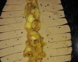 A picture of step 6 of Fish pattern samosa.