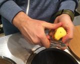A picture of step 1 of Mashed potatoes (sided with tomato eggs) 🥔.