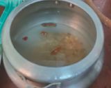 A picture of step 2 of Rajasthani methi ni bhaji.