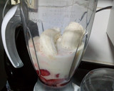 Foto del paso 2 de la receta: Smoothie de fresa y banana 🍓🍌