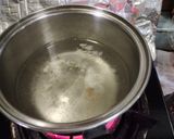 รูปขั้นตอนการทำที่ 3 ของ ต้มจืดเห็ดนางรมหลวงใส่ไก่สับลูกชิ้นหมู