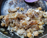 Foto del paso 2 de la receta: Arepa de maíz🫓🌽 rellena de salteado🌯🌮🤪 de berenjena ahumada🍆🥙🧆